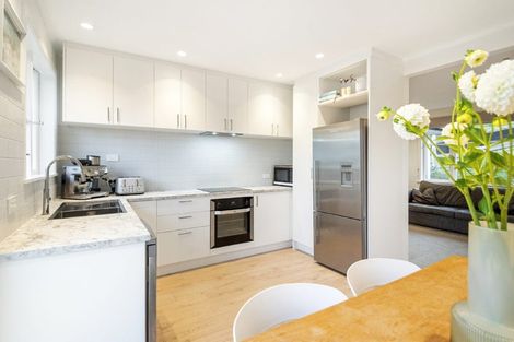 Photo of property in 1/17 Stanley Road, Glenfield, Auckland, 0629