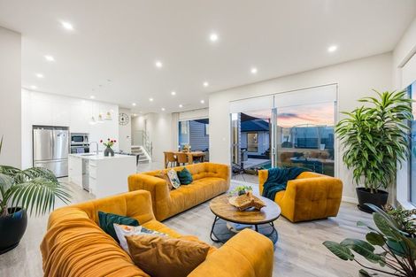 Photo of property in 138 Godfrey Drive, Orewa, 0931