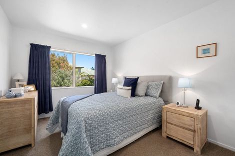 Photo of property in 17 Bushglen Court, Browns Bay, Auckland, 0630