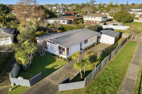 Photo of property in 24 Mandarin Place, Half Moon Bay, Auckland, 2012