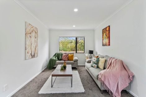 Photo of property in 15 Ali Place, Ranui, Auckland, 0612