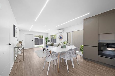 Photo of property in 17 Muir Avenue, Mangere Bridge, Auckland, 2022