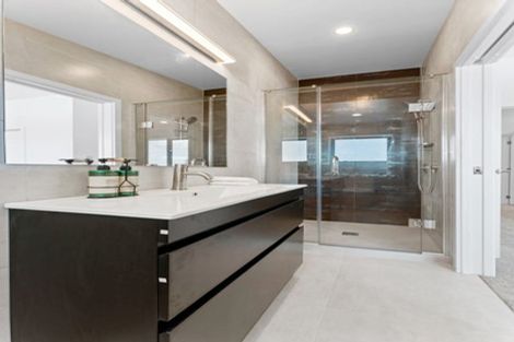 Photo of property in 5/18 Sylvan Crescent, Te Atatu South, Auckland, 0610