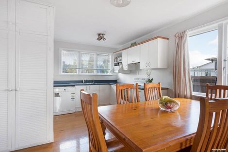 Photo of property in 62 Megan Avenue, Pakuranga Heights, Auckland, 2010