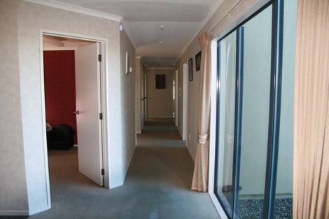 Photo of property in 311 Croydon Road, Midhirst, Stratford, 4394