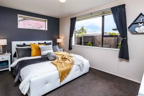 Photo of property in 2/41 Beauford Place, Parklands, Christchurch, 8083