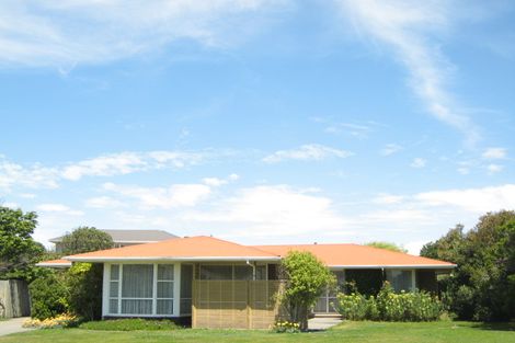 Photo of property in 8 Larnach Street, Waimairi Beach, Christchurch, 8083