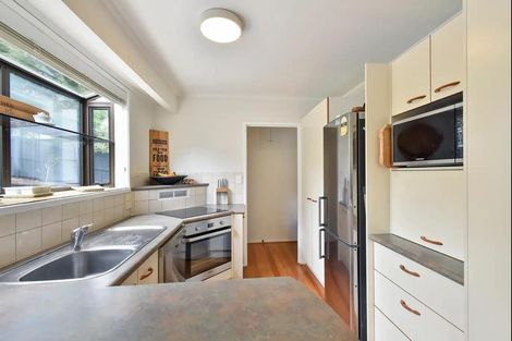 Photo of property in 46 Kingsclere Place, Goodwood Heights, Auckland, 2105