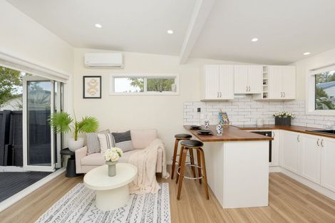 Photo of property in 3/176 Henderson Valley Road, Henderson, Auckland, 0612