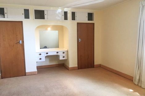 Photo of property in 13 Kiteroa Terrace, Rothesay Bay, Auckland, 0630