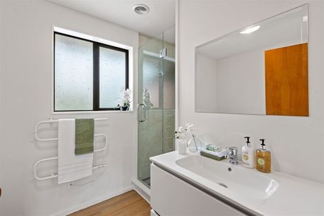 Photo of property in 2/260 Lincoln Road, Addington, Christchurch, 8024