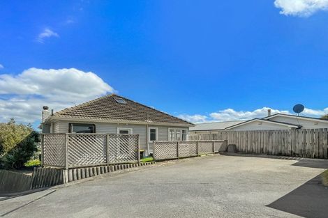 Photo of property in 108 Nevay Road, Karaka Bays, Wellington, 6022