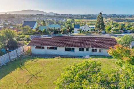 Photo of property in 137 Winara Avenue, Waikanae, 5036