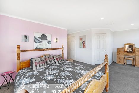 Photo of property in 28 Arataki Road, Havelock North, 4130