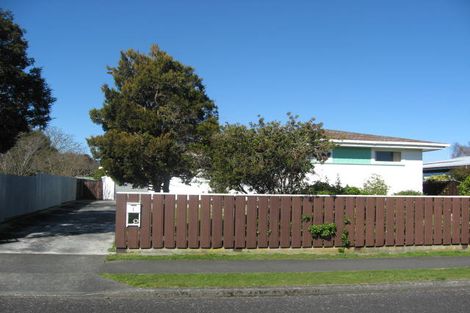 Photo of property in 1 Fisher Place, Carterton, 5713