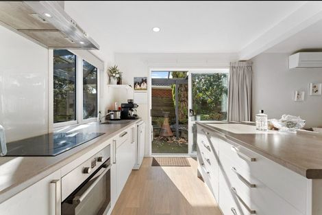 Photo of property in 19 Allington Road, Massey, Auckland, 0614