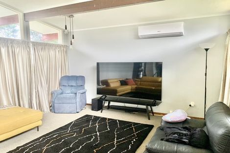 Photo of property in 21 Riverpark Crescent, Henderson, Auckland, 0610