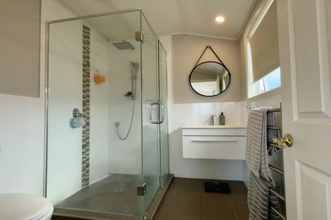 Photo of property in 84 Parr Terrace, Castor Bay, Auckland, 0620