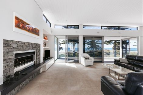 Photo of property in 81 Marine Parade, Mount Maunganui, 3116