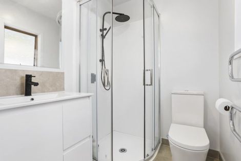 Photo of property in 11 Vanguard Road, Kelston, Auckland, 0602