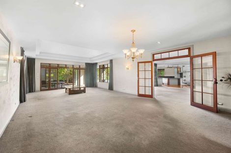 Photo of property in 305 Old North Road, Kumeu, 0892
