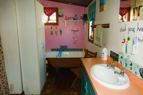 Photo of property in 58 Brougham Street, Westport, 7825