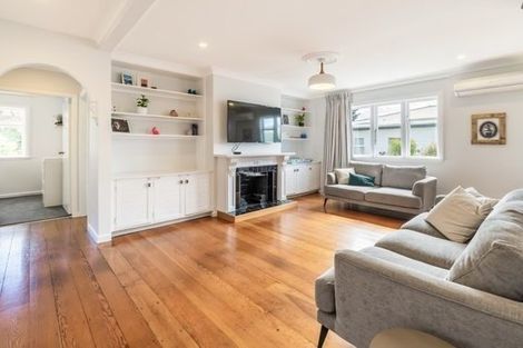 Photo of property in 206a Miromiro Road, Normandale, Lower Hutt, 5010