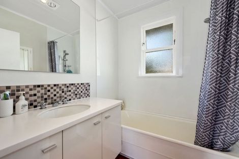 Photo of property in 43a Seddon Street, Wallaceville, Upper Hutt, 5018