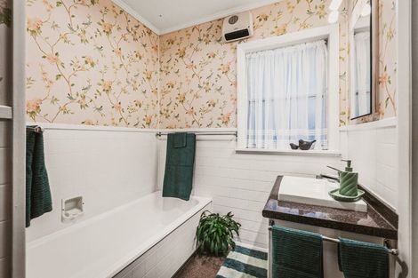 Photo of property in 43 James Foley Avenue, Pirimai, Napier, 4112
