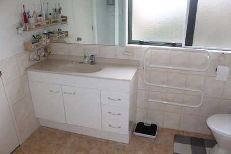 Photo of property in 2/15 Manuka Road, Bayview, Auckland, 0629