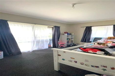 Photo of property in 35 Kirby Street, Glendene, Auckland, 0602