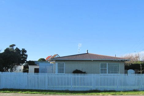Photo of property in 9 Vaucluse Avenue, Paraparaumu Beach, Paraparaumu, 5032