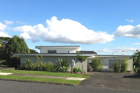 Photo of property in 60 Sorrel Crescent, Bucklands Beach, Auckland, 2012