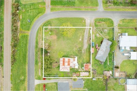 Photo of property in 18 Williams Street, Otane, 4202