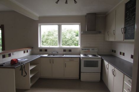 Photo of property in 35 Clayburn Road, Glen Eden, Auckland, 0602