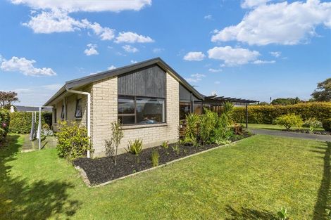 Photo of property in 2/99 Riverside Road, Orewa, 0931