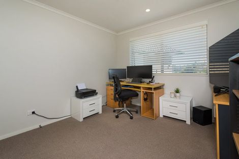 Photo of property in 11d Nimstedt Avenue, Oteha, Auckland, 0632