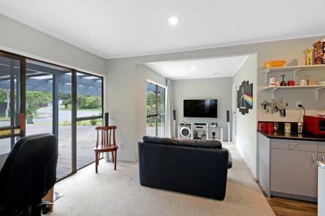 Photo of property in 2 Montclair Rise, Browns Bay, Auckland, 0630