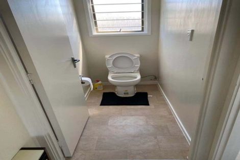 Photo of property in 2/16 Quebec Road, Milford, Auckland, 0620