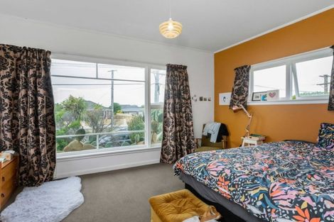Photo of property in 119 Bowhill Road, New Brighton, Christchurch, 8083