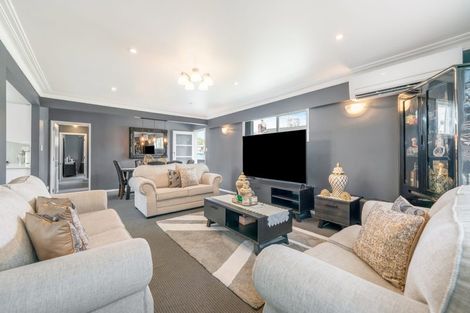 Photo of property in 25 Birdwood Road, Swanson, Auckland, 0612