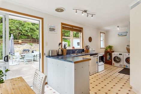 Photo of property in 12 Brazier Grove, Paraparaumu, 5032