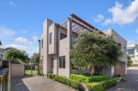 Photo of property in 27a The Parade, Bucklands Beach, Auckland, 2012