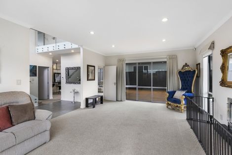 Photo of property in 60 Whites Line West, Woburn, Lower Hutt, 5010