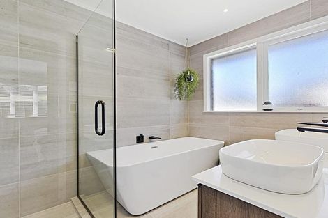 Photo of property in 34a Seacliffe Road, Hillsborough, Auckland, 1042