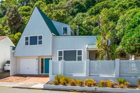 Photo of property in 31 Moana Road, Plimmerton, Porirua, 5026