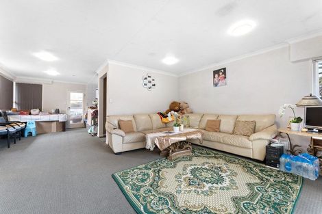 Photo of property in 4 Palmer Avenue, Glen Eden, Auckland, 0602