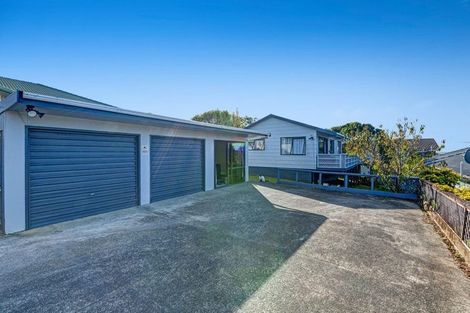Photo of property in 57a Wade River Road, Stanmore Bay, Whangaparaoa, 0932