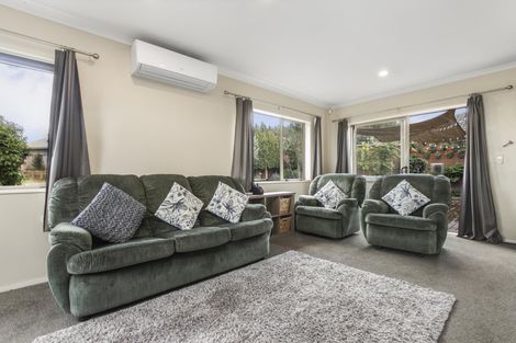 Photo of property in 72 Magic Way, Randwick Park, Auckland, 2105