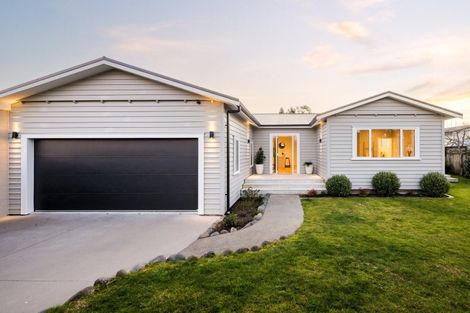 Photo of property in 82 Grey Street, Cambridge, 3434